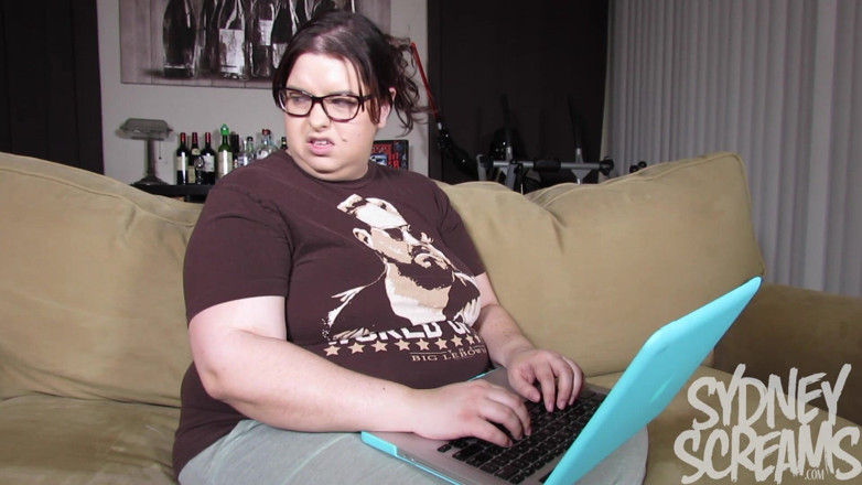 Sydney screams fetish: Nerdy Girl Transforms Into Sexy Tease - HD Mp4