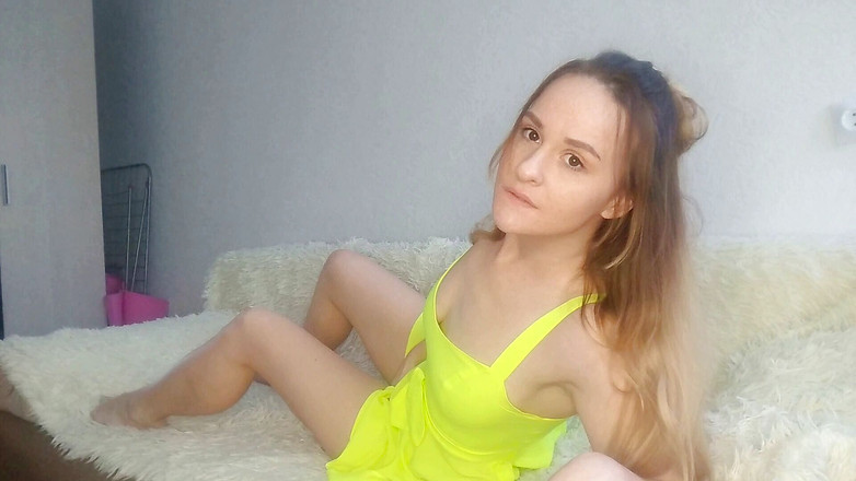 FoxyAndZaz: 바이브레이터로 내 보지를 따먹어, 카메라에 내 발을 보여줘