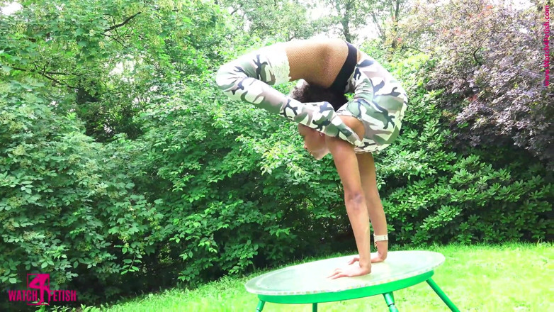 Gymnastic: Acrobatics Outdoors