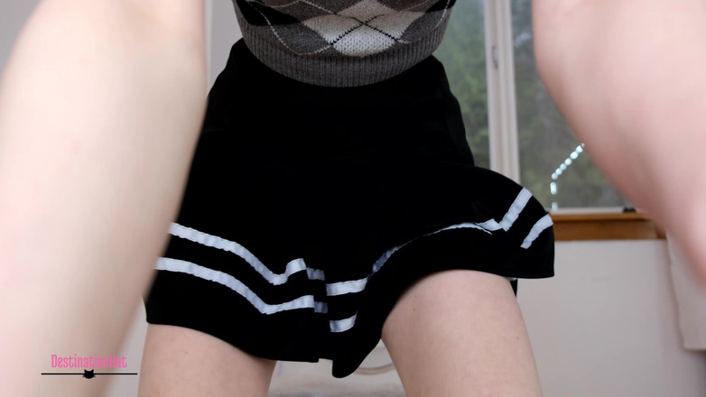 Destination Kat: Анальный трах пальцами и показ из задницы в рот