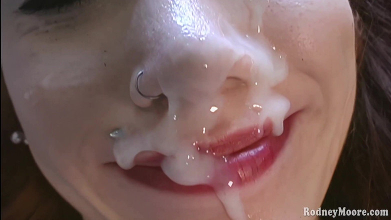 Rodney Moore: 거미와 자지를 사랑하는 90대 고스 소녀