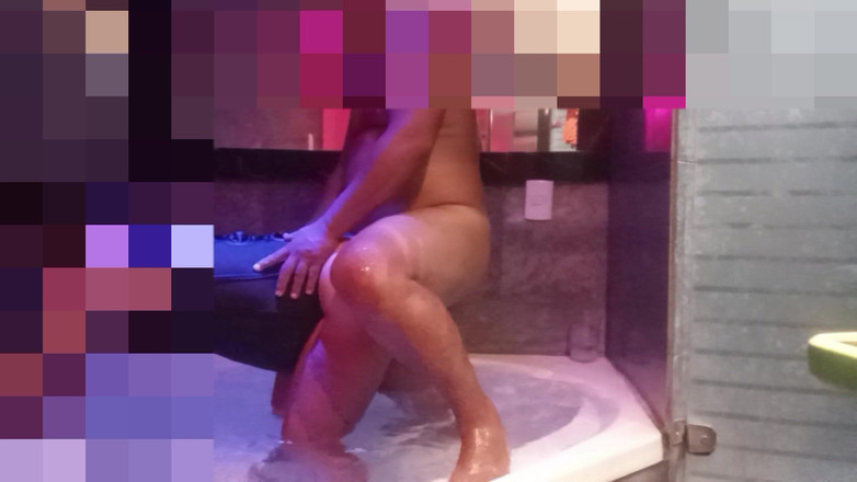 anal_queen_amateur: Llevé a la chica al motel, el plan era hacerle...