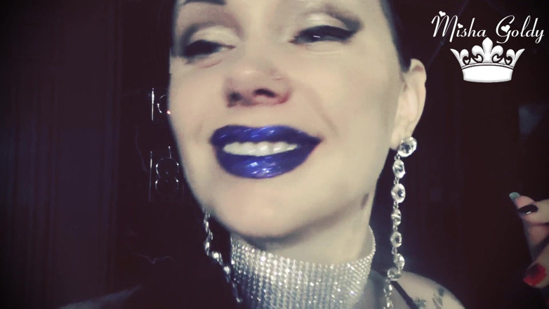 Goddess Misha Goldy: Glamorous blue glittery lips