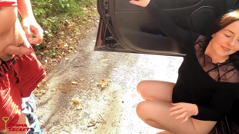 Emma Secret: Autopech Eindigt Met Facial!