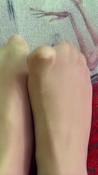 Jerk off for My Nylon Feet