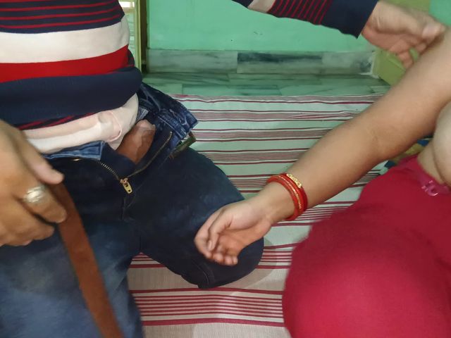 Sister-in-law Took Brother-in-law's Penis in Her Mouth and Got Fucked (Sarmila Roy)