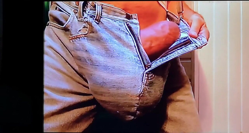 Monster_Meat_: Jeans bulging rêves
