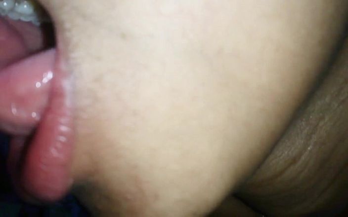 My nice tits: Ebene - o pulă care mănâncă