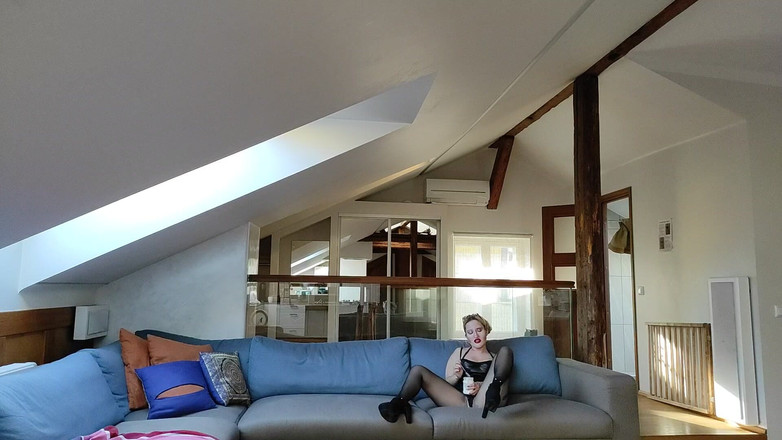 FinDom Goaldigger: 女神メガネ - Paypig Sissies クリップの額装された女性化変身 by Findom Goaldigger