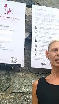 Corabitch, pause auf Schloss Frankenstein