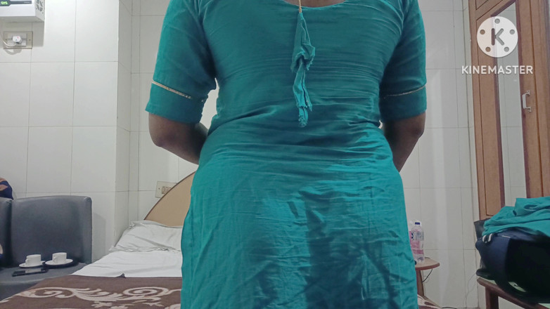 Poojakabir: 私の妻はyoutubeのジャングルで別の男に犯されています。