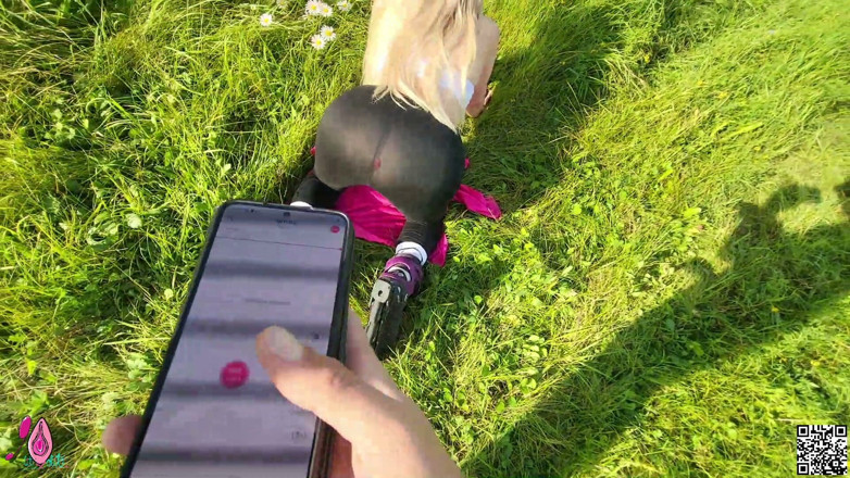 Litclit69: Fjärrstyrd vibrator medan du tränar offentligt slutar med het anal