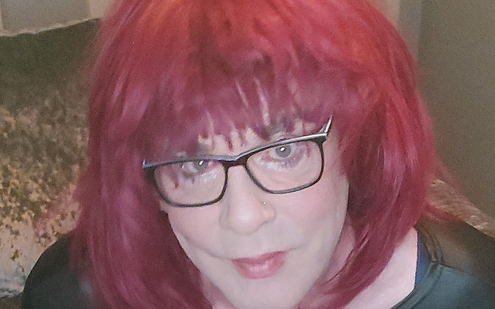 Juniperberi29: Strümpfe, stiefel und peitsche haben spaß