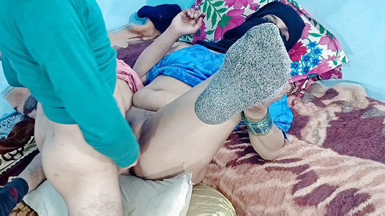 Netu: 与印度旁遮普纯粹德西阿姨以传教士体位的最佳性爱