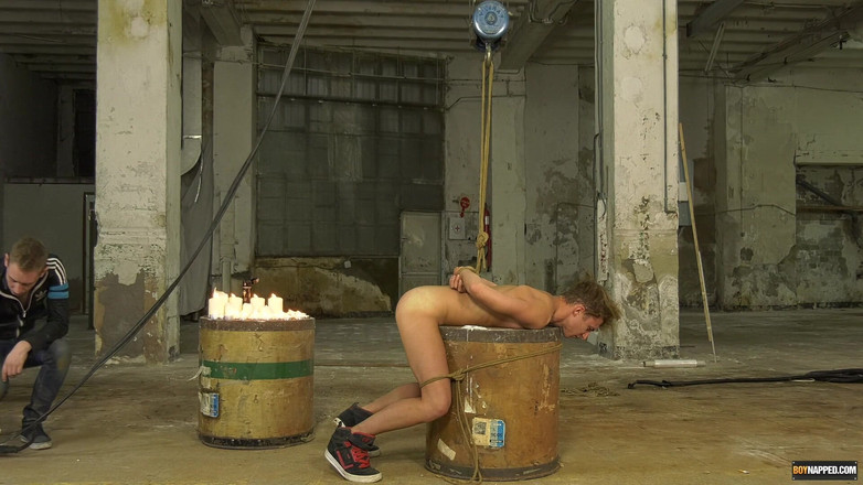 BoyNapped: Ariel的痛苦经历！