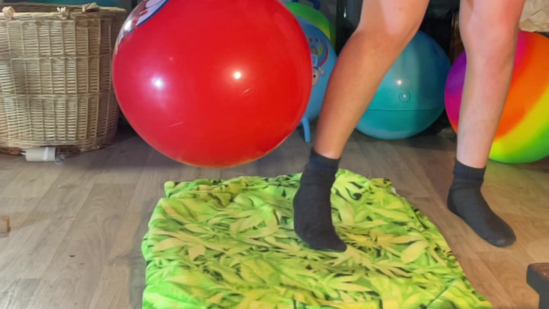 BeachBallsDuo: Auf rotem trichter hüpfen - Non-pop 