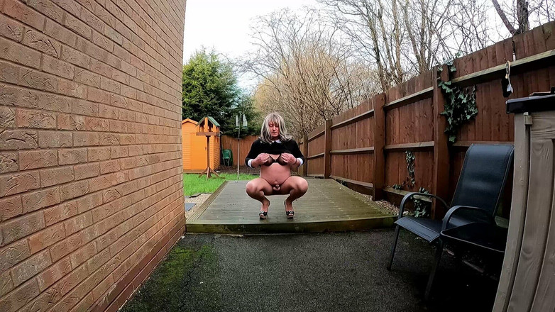 Kellycd2022: crossdresser kellycd2022 primeiro vídeo desmascarado no meu vestido preto favorito...