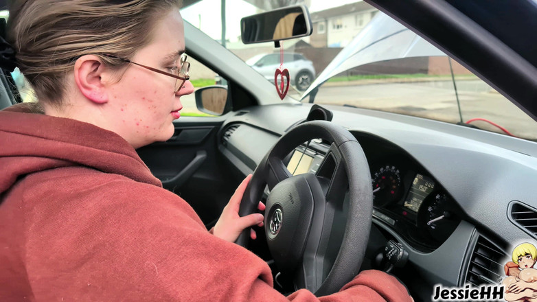 JessieHH: Yardım et, arabam açmıyor!