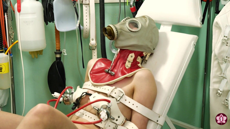 Good Giirl Mila Maeve: Asistenta Roxy și mașina ei de examinare medicală