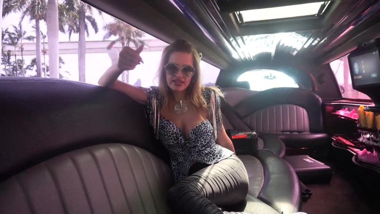 Lady Mesmeratrix Official: Italian mistress in limousine mocked you
