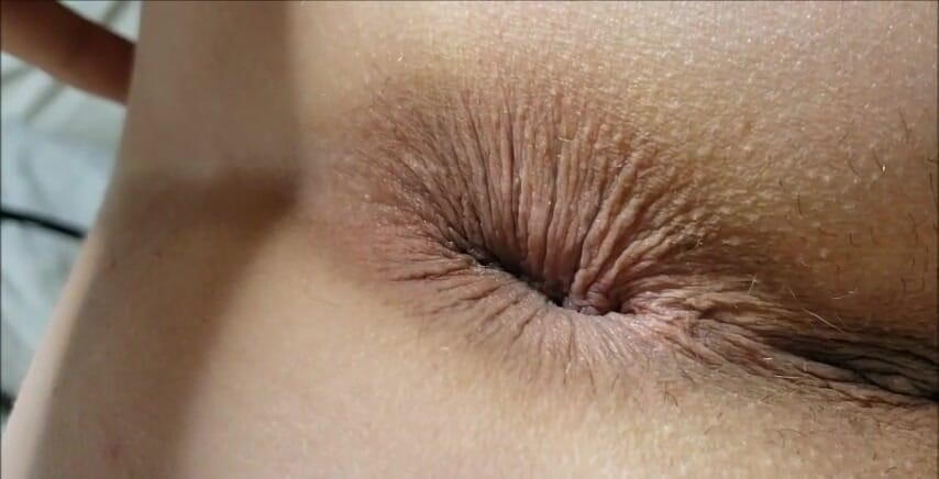 HottButtNasty: Hier is een close-up van mijn kontgaatje, zodat jullie elkaar...