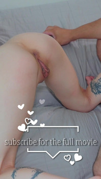 私のケツの穴を崇拝し、私のお尻に唾を吐く