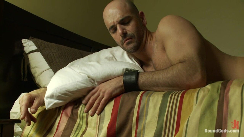 Bound gods: Sembah zakar