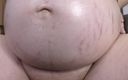 Milky Mari Exclusive: 怀孕9个月的妻子为她性感的身体做精油按摩！Milky Mari