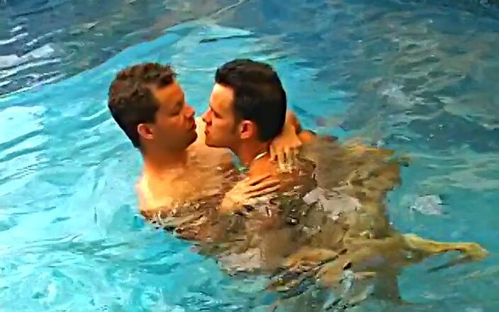 Gays Case: Muskulös stud Igor Dos Santos borrar het röv av Sandro...