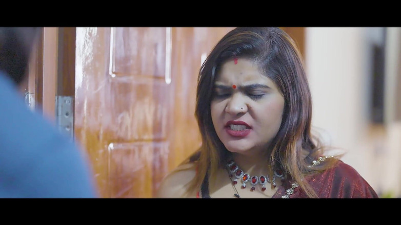 Triflicks: Une belle bhabhi indienne baise avec un inconnu