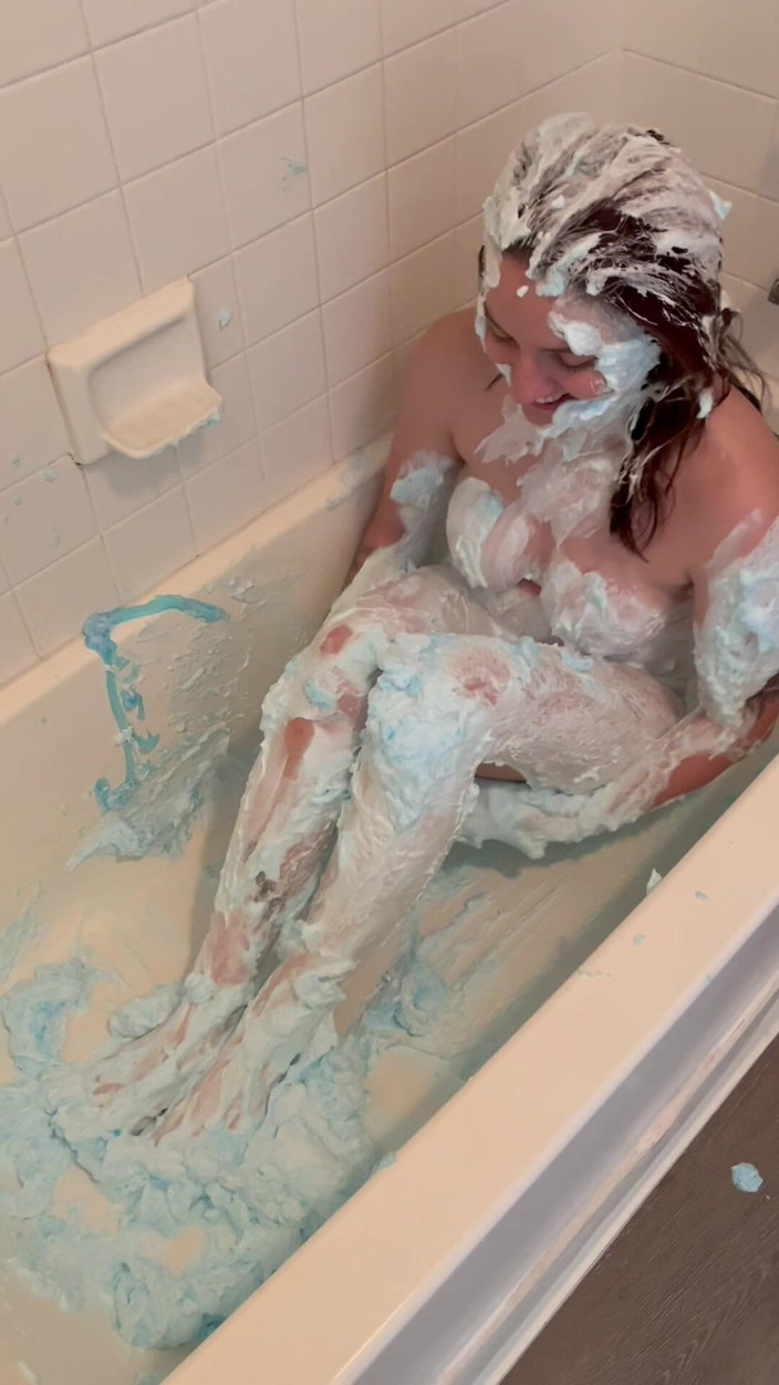 Blake Jones: Kremowy Wam