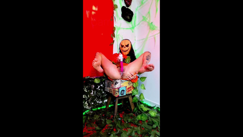 Cosplay burton studio: Spells of the Naughty, Very Wet Pumpkin