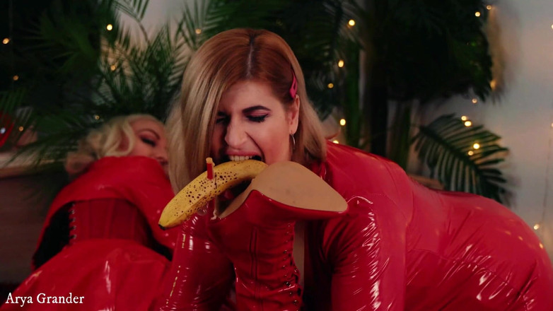 Arya Grander: Foot Fetish Lesbians Latex - Arya Grander