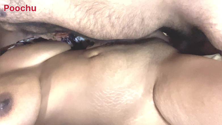 Poochu: Дезі індійська коханка самостійно записує себе під час траха