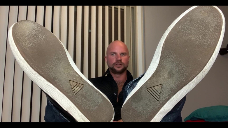 Jasons feet: Asistan işi için mülakat yapıyorsun