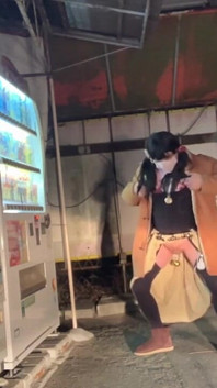 Self-training No. 39: Nighttime Exposure in Phone Booths and Vending Machines