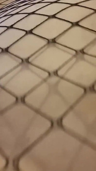 Gadis trans gemuk lagi asik muncrat sambil pakai stoking jala