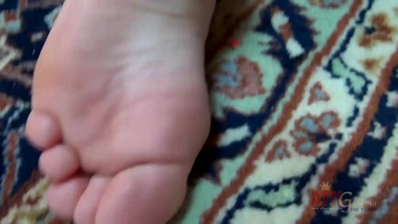 ATKIngdom Fans: Sweet teen puts fingers in her pussy