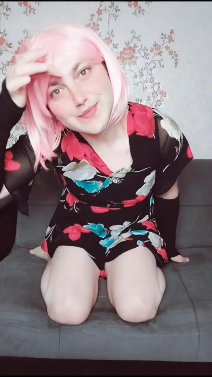 Kitty_Cross: Flowered Pinky and Black Hair Cute Young