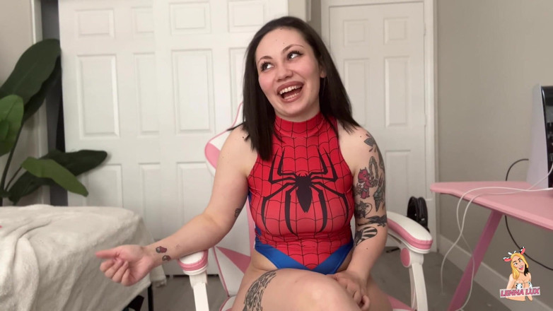 Lenna Lux: Gamer Girl Facesitting Dare POV
