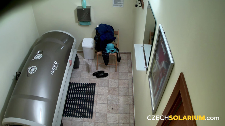 Czech Solarium: Czech Solarium 70: Superb Pussy Spread Wide, Cameras Loving It