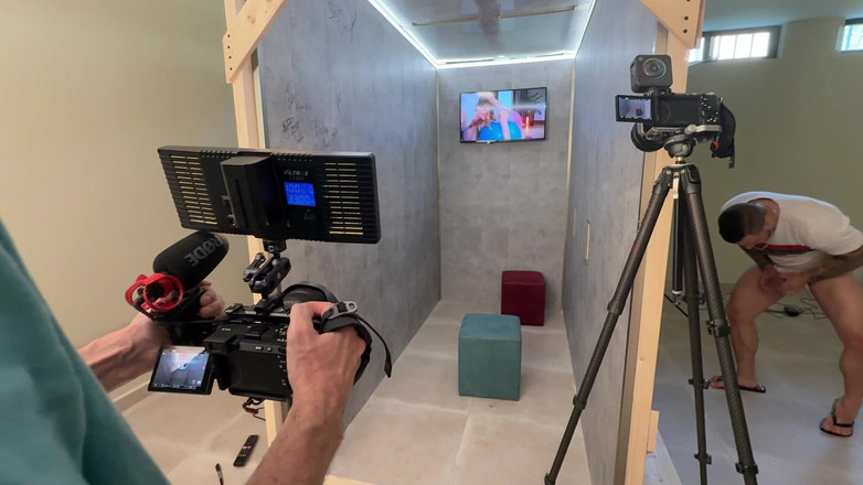 Bella Mur: Vlog seks - Mencuba Lubang Gemilang Buat Kali Pertama!