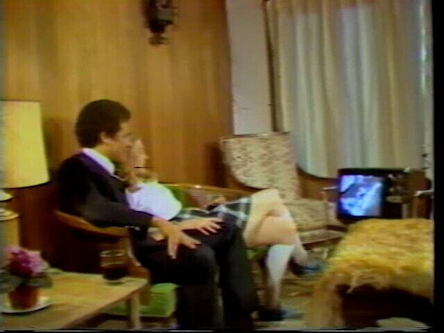 Old Good Porn: Student suger kuk och knullar i uniform