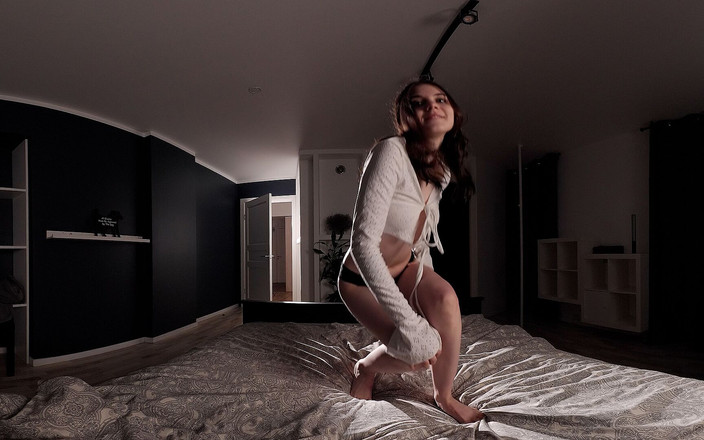 VR Bananas: 귀에 달콤한 속삭이는 것은 더 나은 슬리프에 도움이 될 것입니다