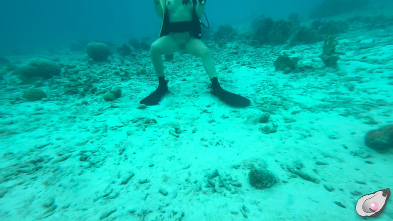 Mistress Pink Pearl: 超女在博内尔遇到最饥渴的章鱼