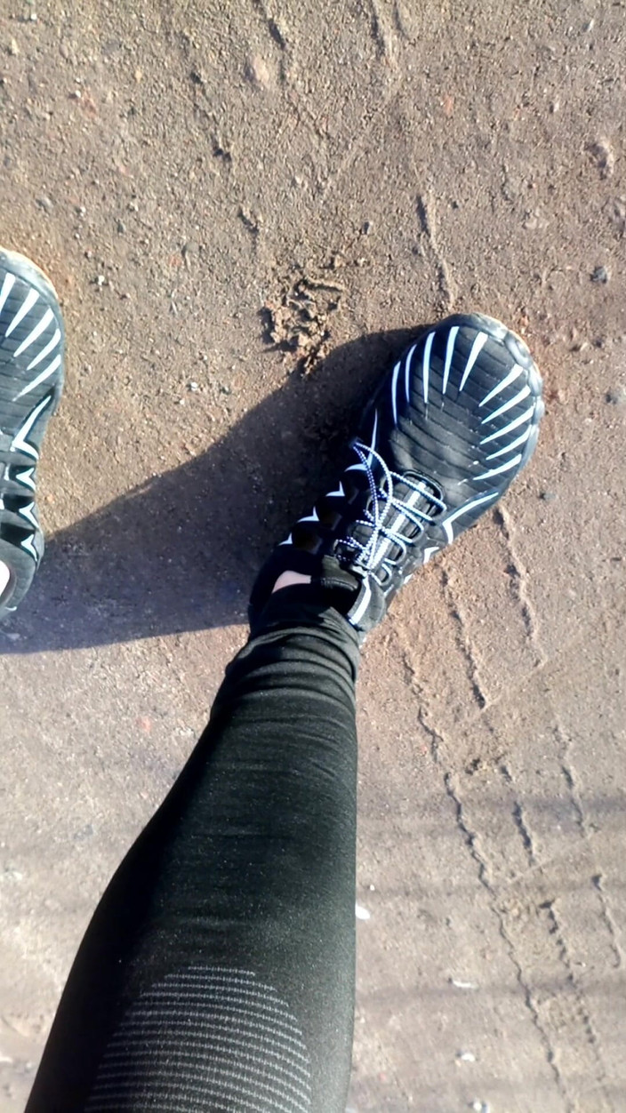 Carmen_Nylonjunge: Mis Nuevos Zapatos Descalzos