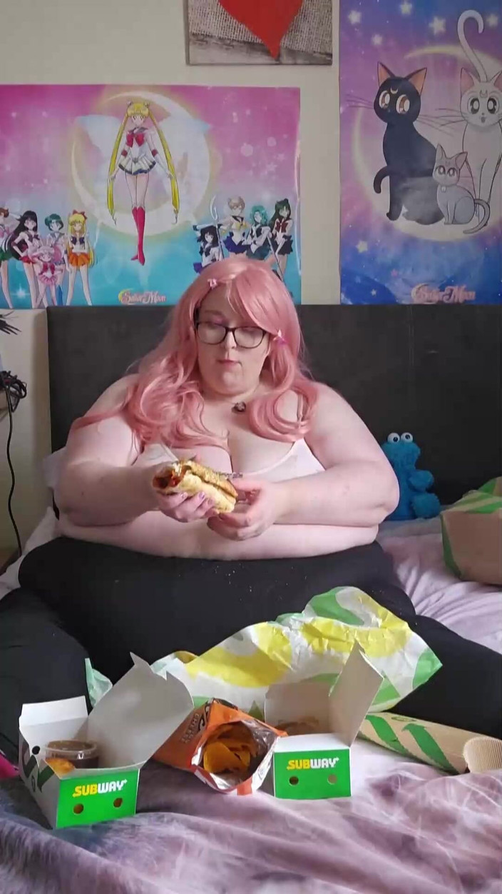 SSBBWLadyBrads: Layanan subway yang lazat untuk perut gemuk saya