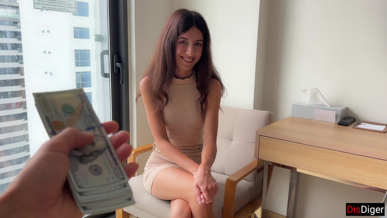 Dis Diger: Hotel Room Service - Hostess Agreed to Sex with Guest