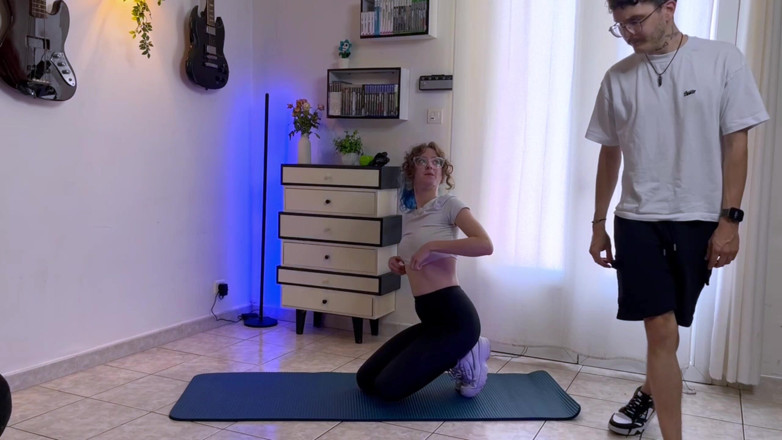 SadSilly: Kelas Yoga 1 untuk Sadsilly - Gurunya Beralih Dari Meditasi Ke Penetrasi -...