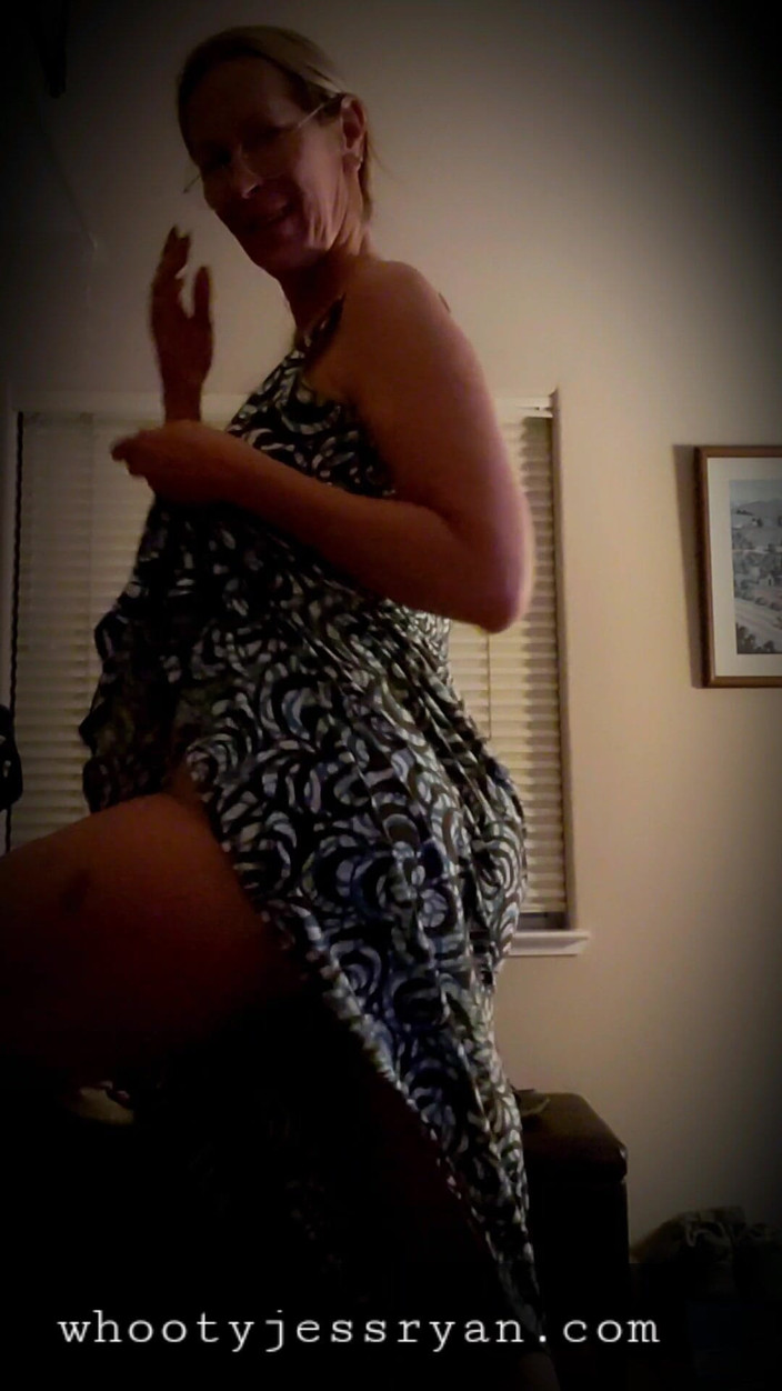 JessRyan: Menggoda konyol dan pamer sekilas